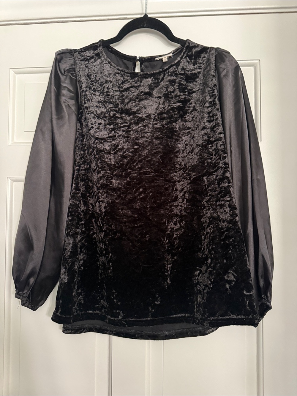 JODIFL Black Velvet Front Satin Sleeve Blouse